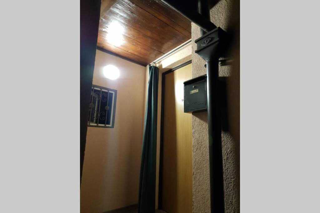 Apartman Sa Garazom I Internetom ซาราเยโว ภายนอก รูปภาพ