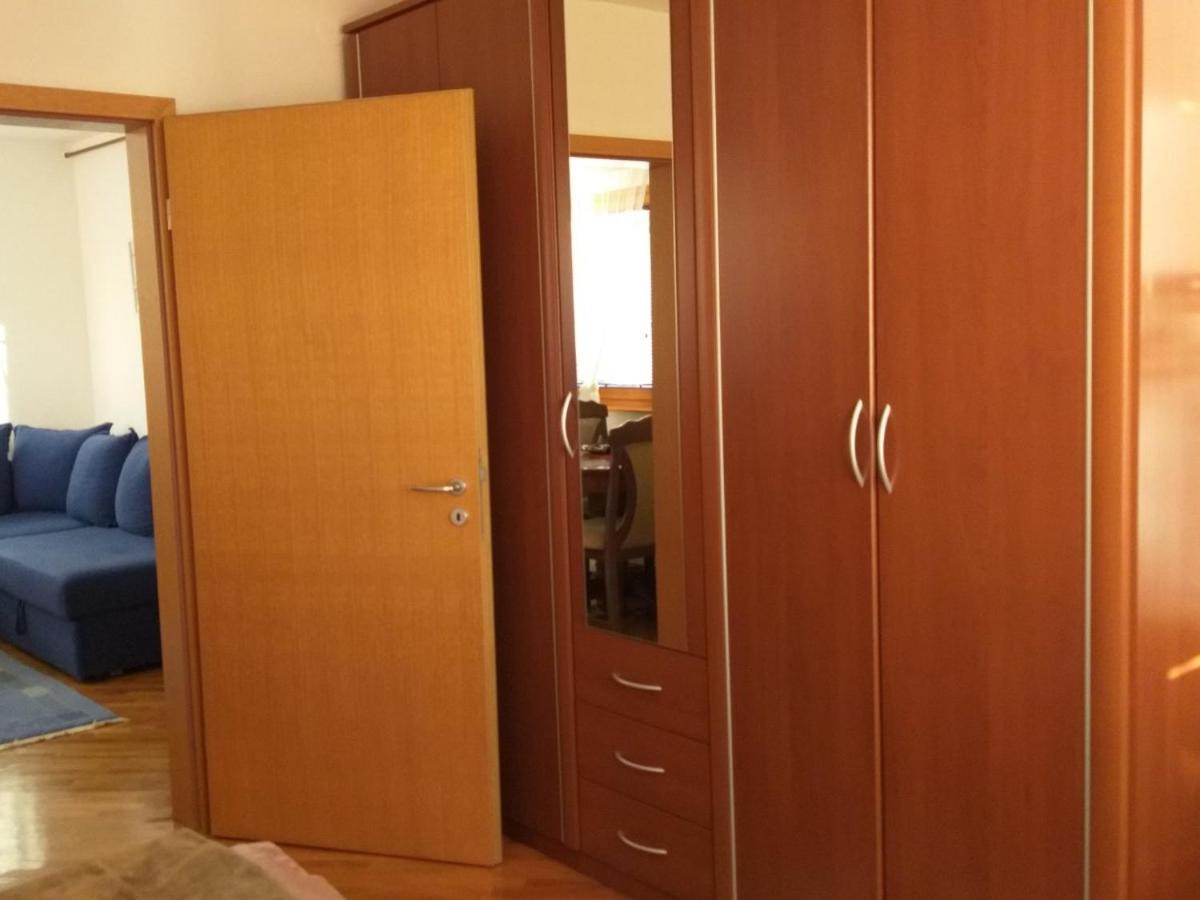 Apartman Sa Garazom I Internetom ซาราเยโว ภายนอก รูปภาพ