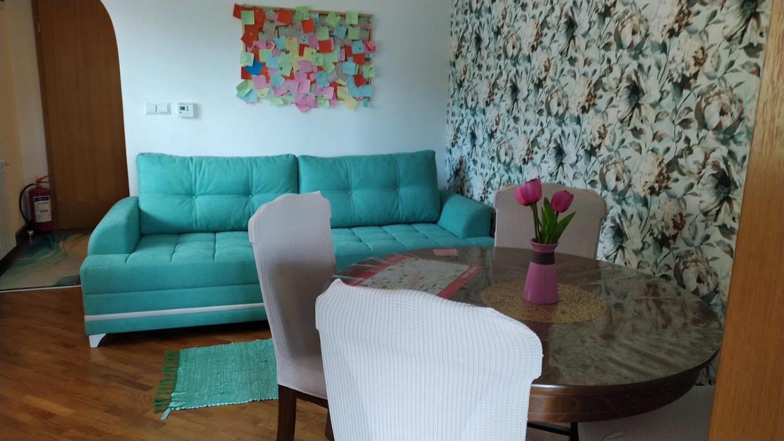 Apartman Sa Garazom I Internetom ซาราเยโว ภายนอก รูปภาพ